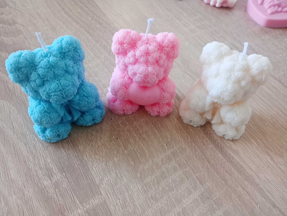 Ръчно изработени соеви свещи и подаръчета