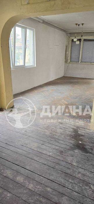 Продава се Тристаен апартамент в Пловдив, Младежки Хълм - 100 кв.м за 1850 €/кв.м - Снимка #5