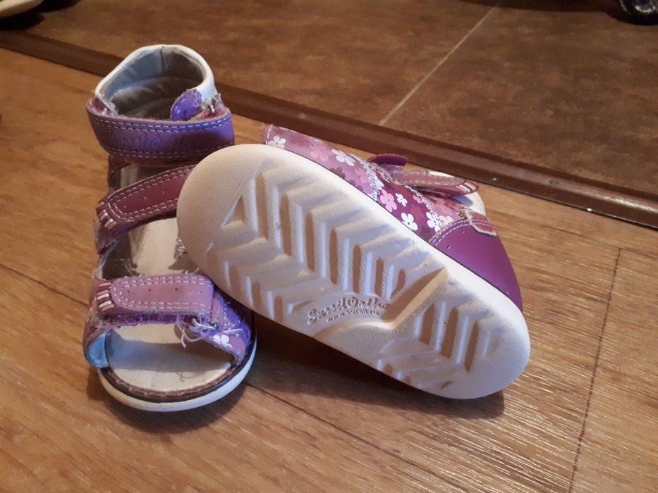 Обувь на девочку