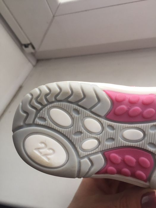 Детские кроссовки