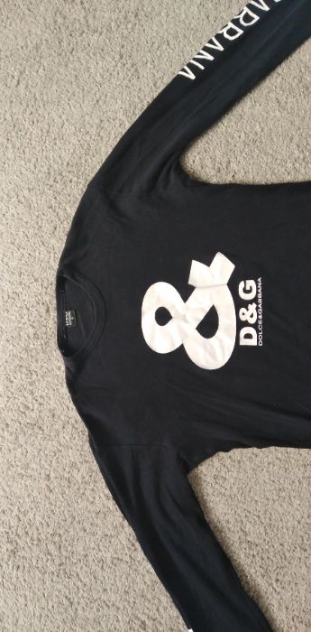 Vand Bluza sport D&G ,calitate,import.Marimea L,in stare buna.