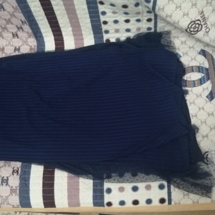 Темно-синее длинное платье