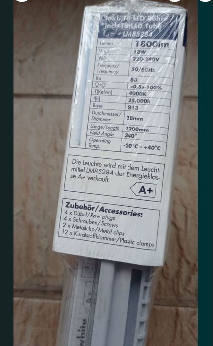 De vînzare 8 bucăți sigilate, 75 Ron bucata, corpuri de iluminat cat a