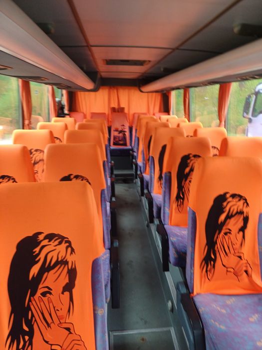 Автобус 28 местен