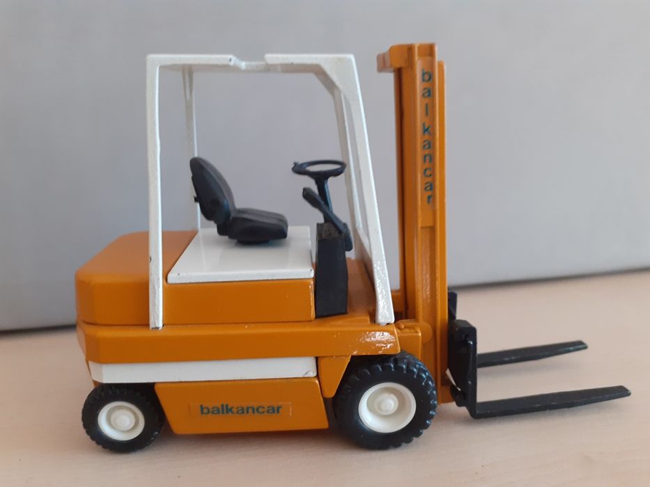 Метален мащабен модел на електрокар, мотокар