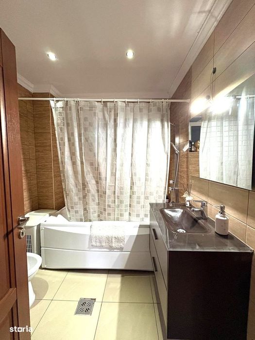 Casa 270mp cu 5 ari teren zona- Sarmas mobilata utilata 269.000eur neg