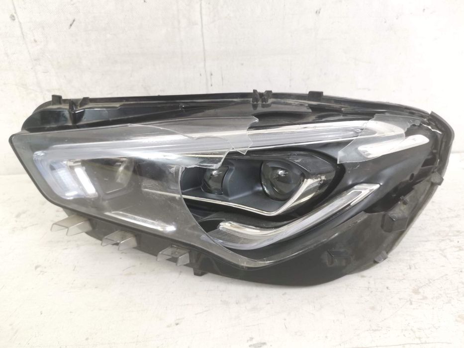 Мерцедес-Бенц CLA-Class / Mercedes-Benz CLA-Class C118 Ляв Фар Full Le