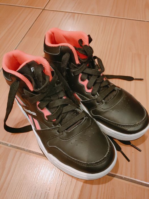 Gheata  Reebok 34 ca  noi. 22 cm