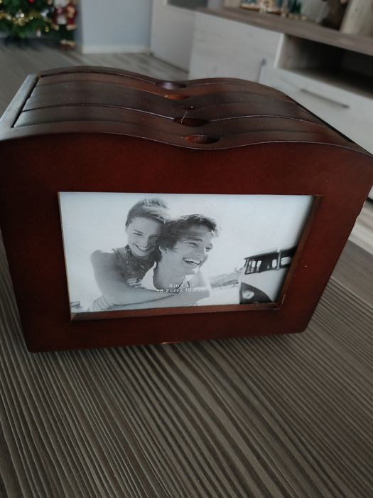 Дървен въртящ се албум