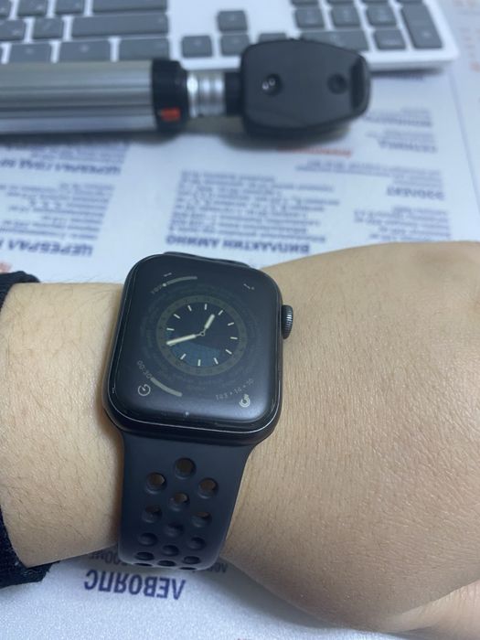 apple watch 5, nike version 40mm