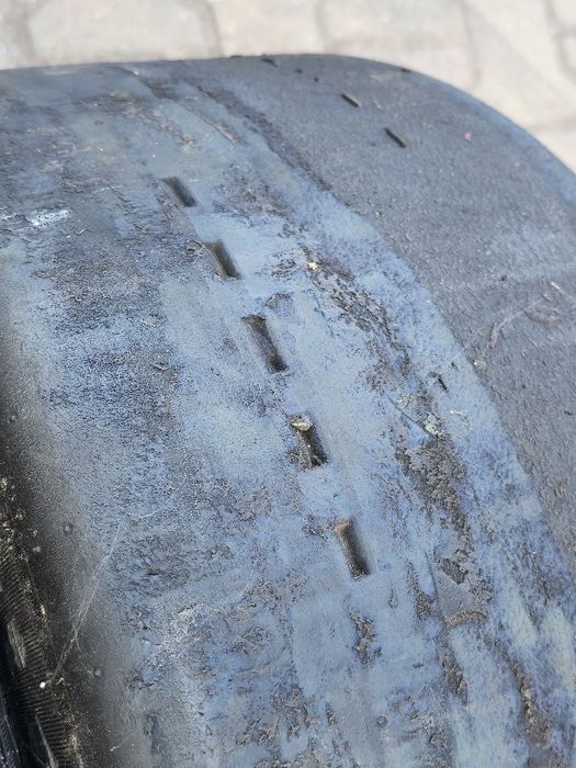 245 40 15 HOOSIER сликове