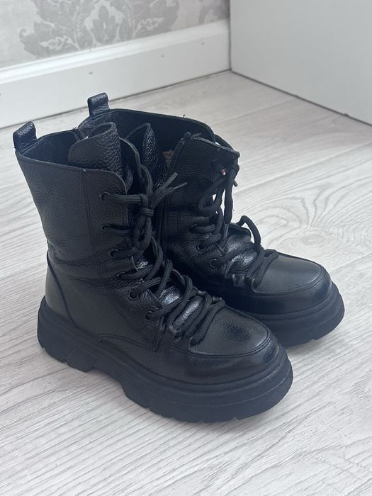 Продам зимние запоги для девочек