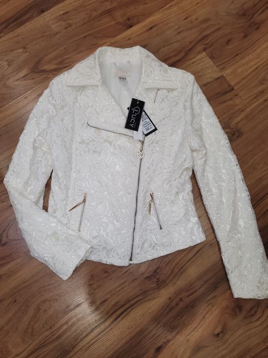 Нови сака на Lucy