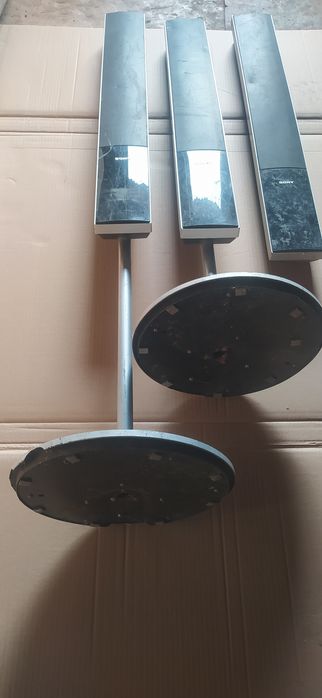 Колонки три штуки.