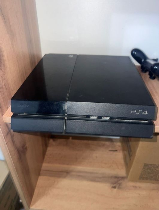 пс4 в хорошом состаяние