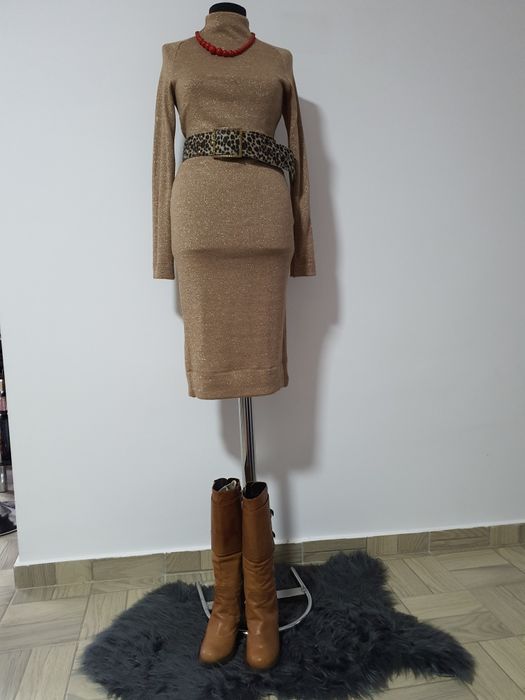 Cizme lungi din piele naturala, comode si practice;