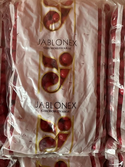 Продавам чешки стъклени мъниста Jablonex . Подходящи за мартеници.