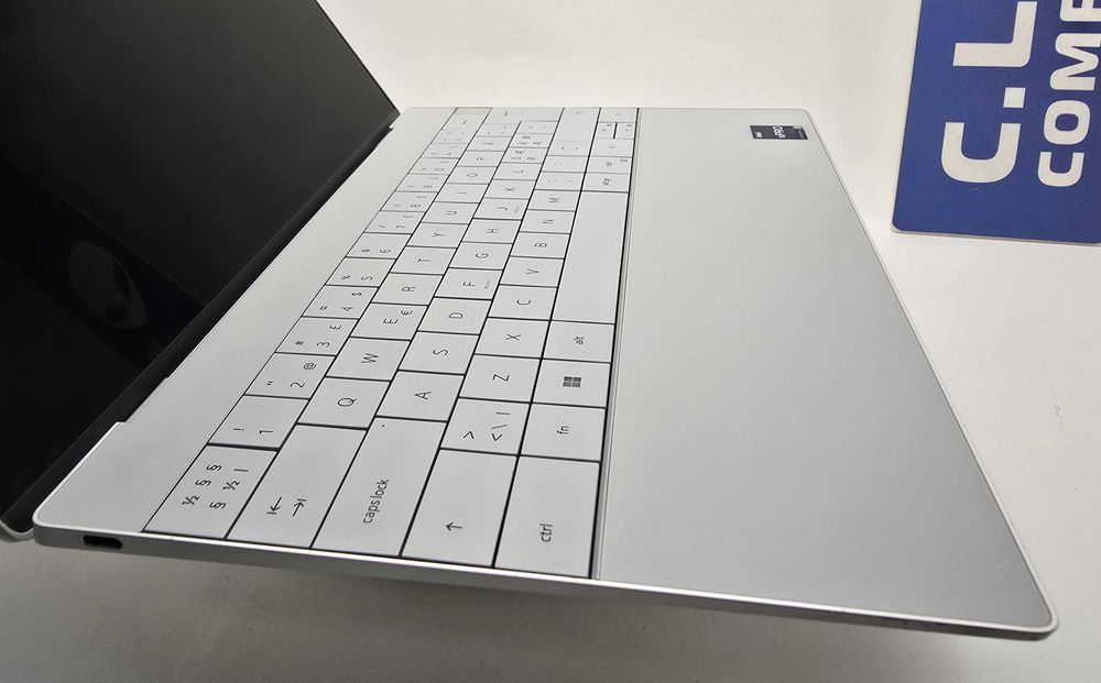 Dell XPS Plus 9320  i7 1360P/16GB/512SSD/FHD/Touchscreen/Подсветка