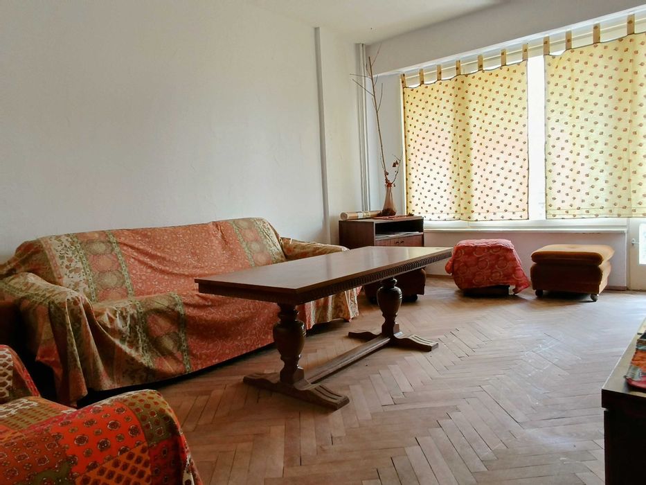 Дава се под наем Тристаен апартамент в Варна, Център - 61 кв.м за 382.5 € - Снимка #3