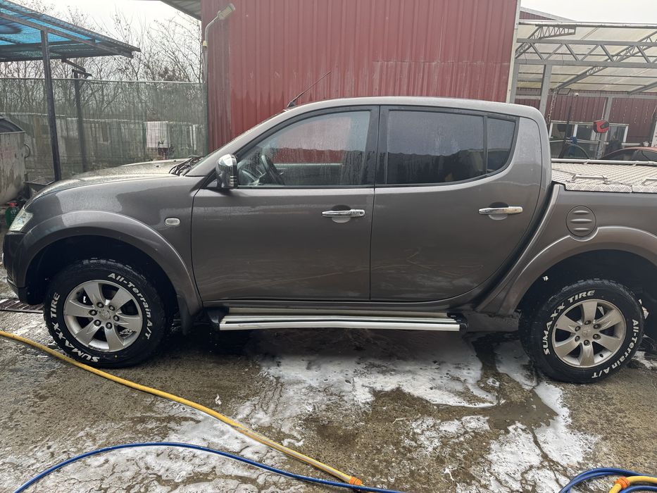 Mitsubishi L 200 an 2012