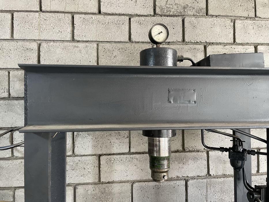 Pris dasgohi sotiladi