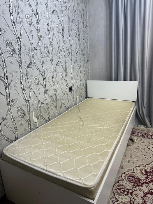 Кровать из дерева
