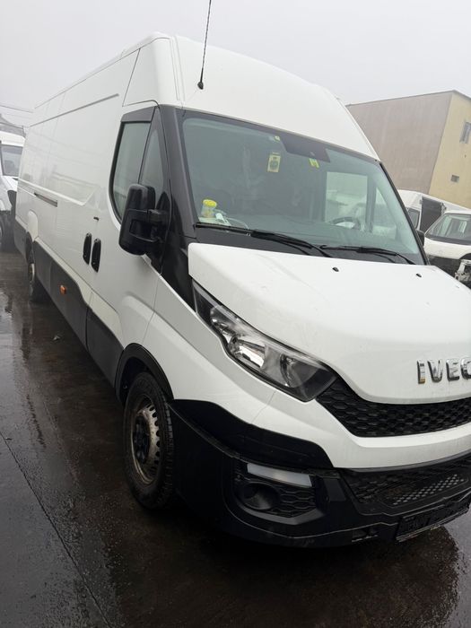 Dezmembrez iveco daily