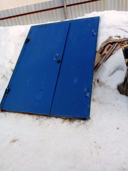 Продаются железные двери