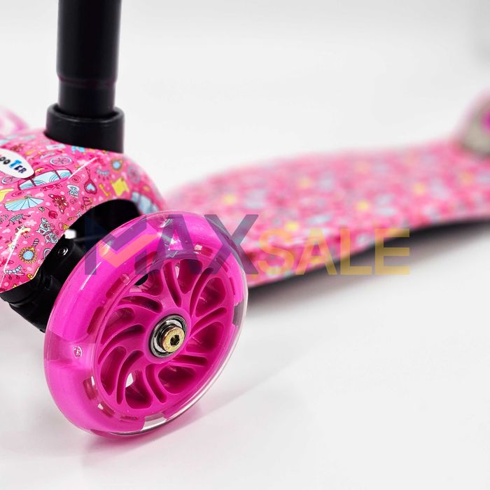 Детска тротинетка с 3 светещи колела розово многоцветна скутер колело