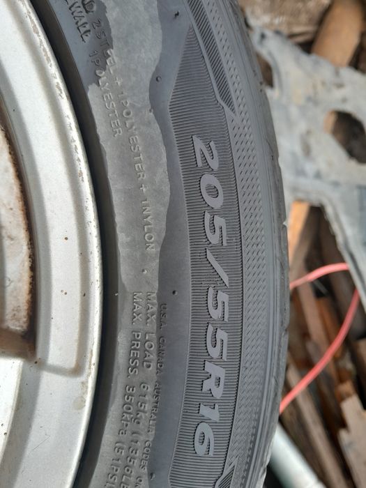 Vand 2 seturi de jante cu cauciucuri 500 lei setul