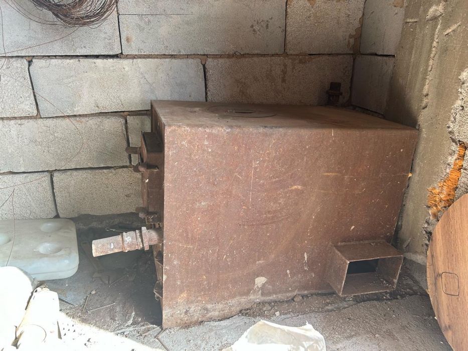 Продам печь , трубу и батареии