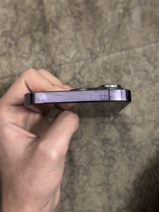 iPhone 14 pro     ….