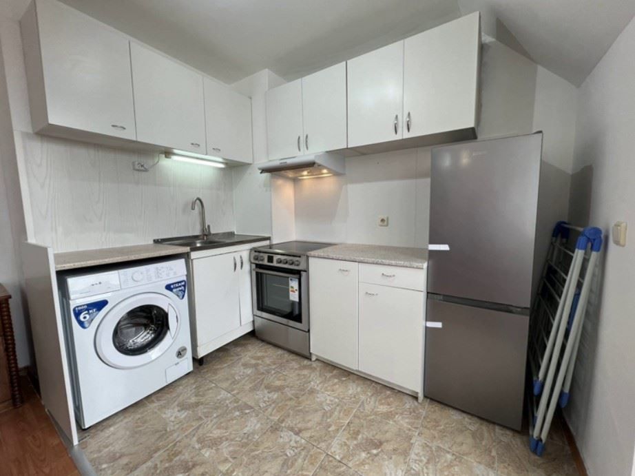 Дава се под наем Двустаен апартамент в София, Люлин 8 - 55 кв.м за 457.47 € - Снимка #1