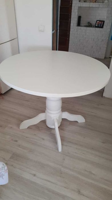 Круглые столы разных размеров новые