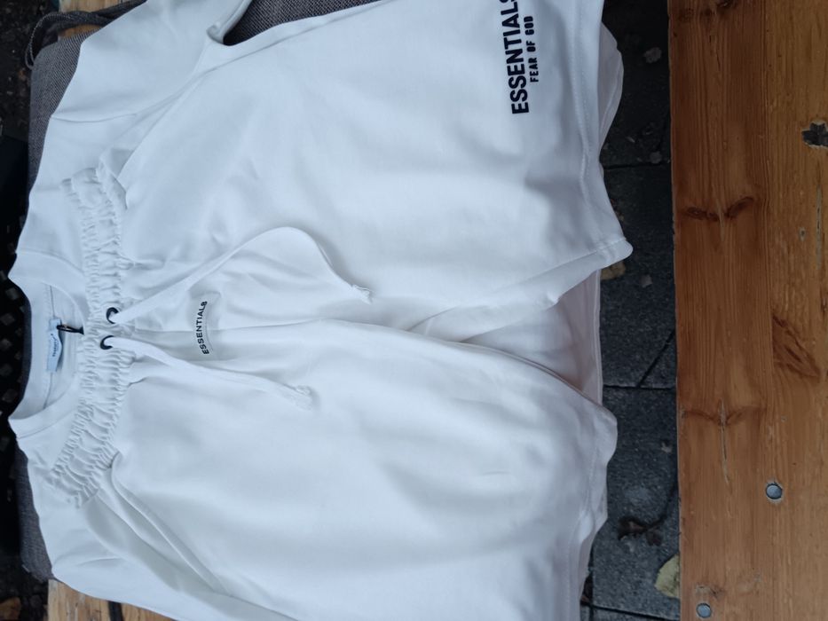 Compleu Fear Of God Essentials alb