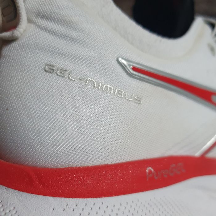 Adidasi  Asics Austria