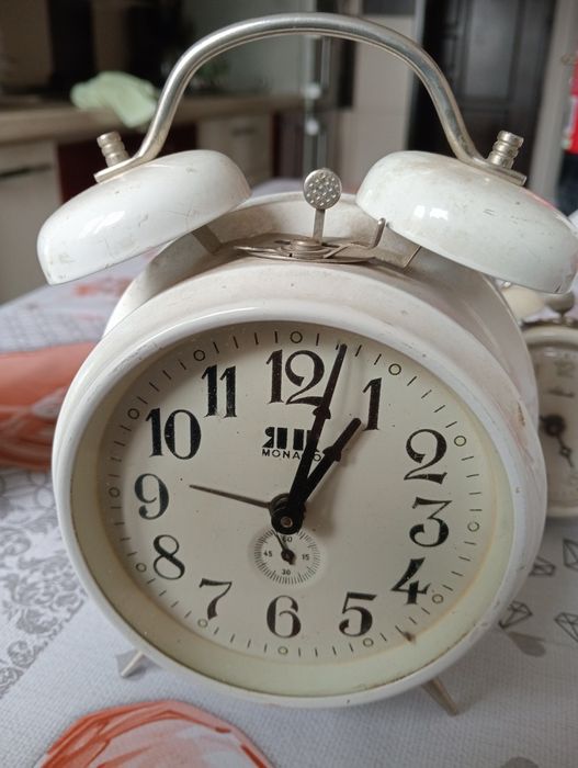 Ceas de masă  diferite modele