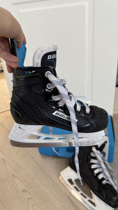 Детские хоккейные коньки Bauer