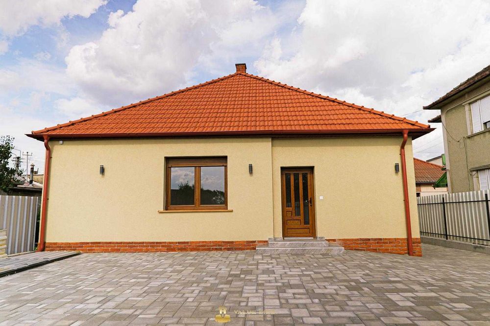 Casă complet renovată în 2026 | 110 mp utili | Teren 490 mp | Strada Traian/ Carei