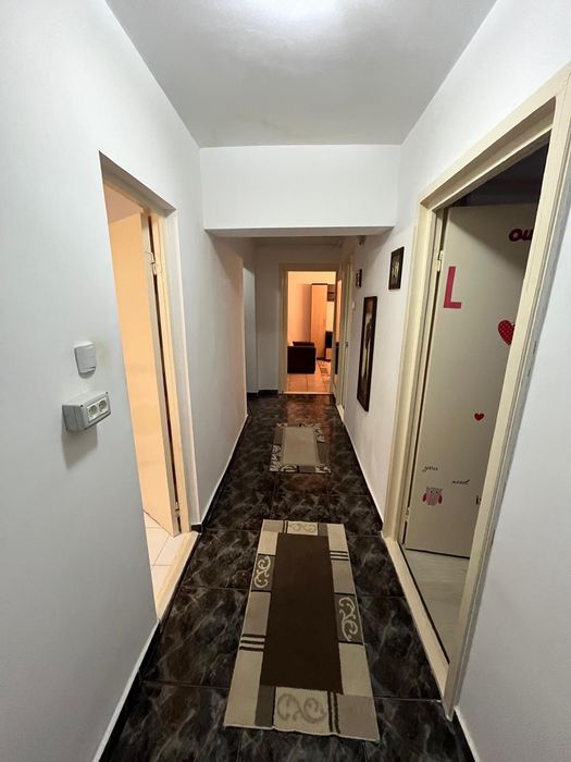 Inchiriez apartament 3 camere Constanta zona  Brotacei