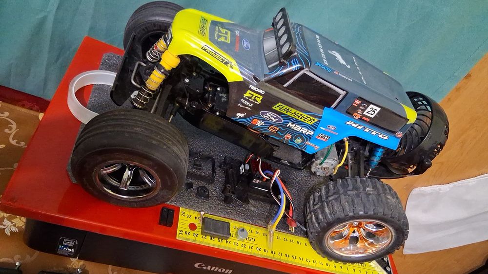 automodel-PirateCrusher-1:10>1:8 si alte rc-separat..>