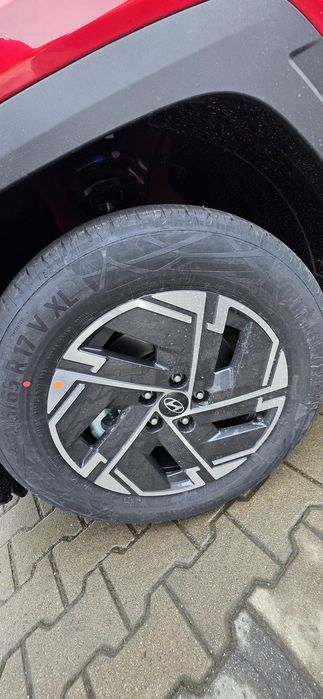 Vand 4 Anvelope TUCSON  215/65/R17 103 V XL