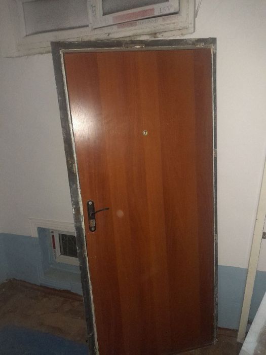 Temir eshik sotiladi mustaxkam