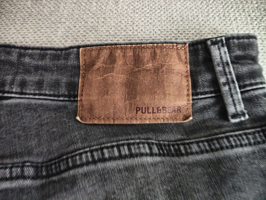 Vând blugi Pull&Bear în stare foarte bună marimea 42 (fit M)!!