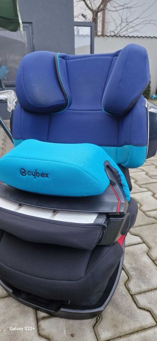 Vând un scaun auto pentru copii Cybex Pallas 2-Fix.