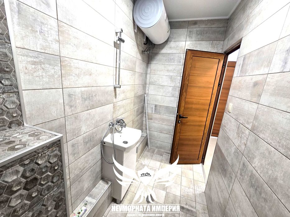 Под наем 107кв.м. на 4 етаж - зала за събития/помещение, офис студио, салон, ателие в град Асеновград топ център