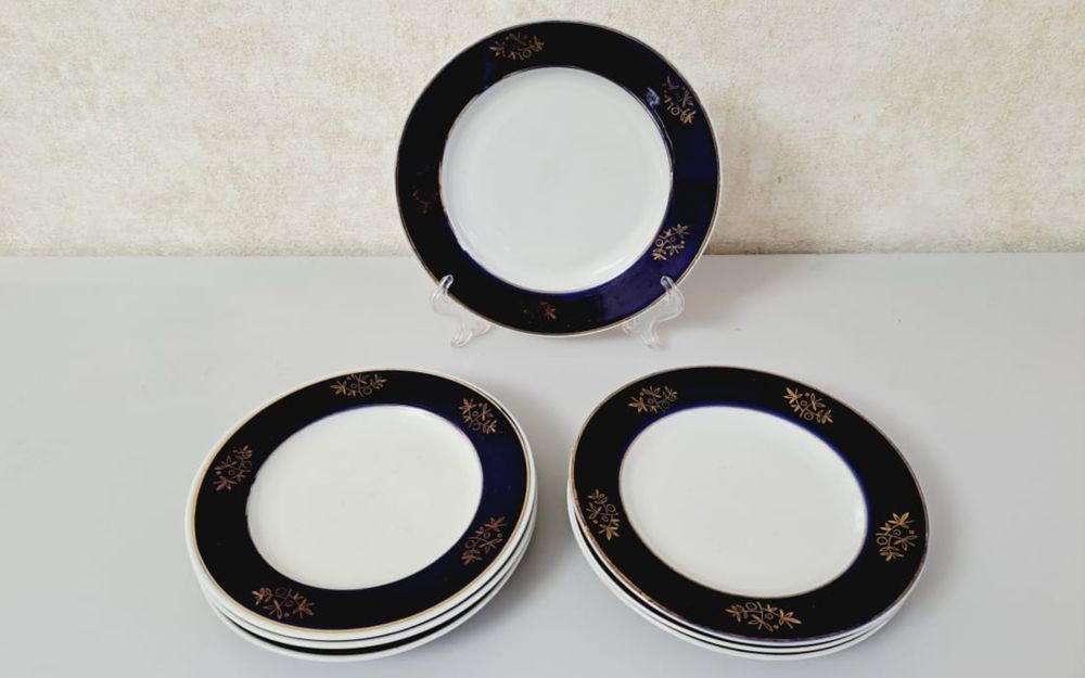 Фарфоровые тарелки