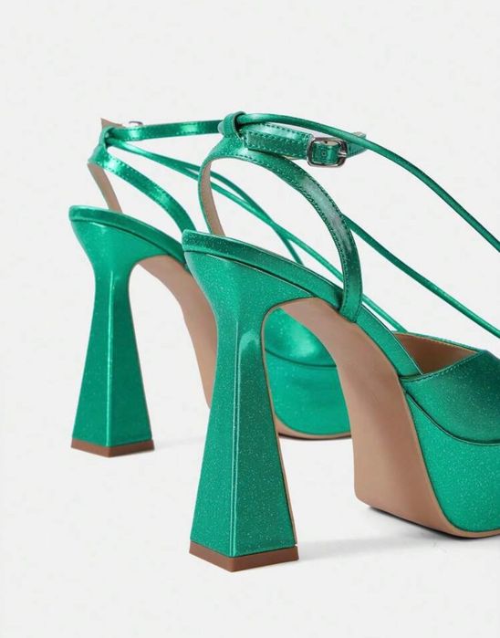 Дамски сандали на платформа и дебел ток