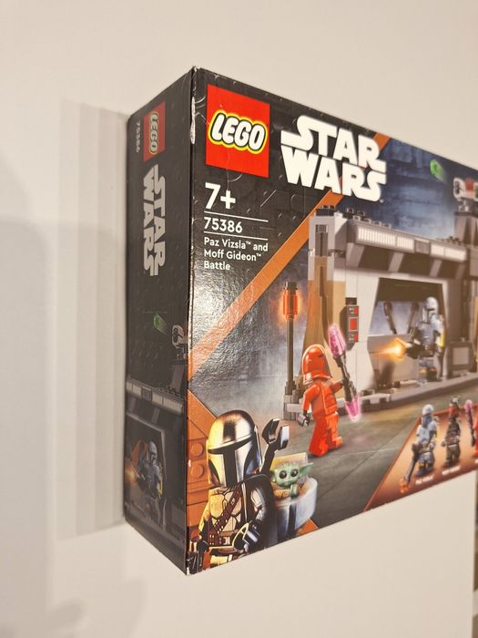 LEGO Star Wars 75386 Paz Vizsla and Moff Gideon Battle