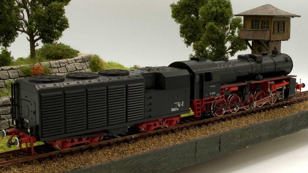 Locomotiva  cu abur BR52 Kondenstender Piko scara ho